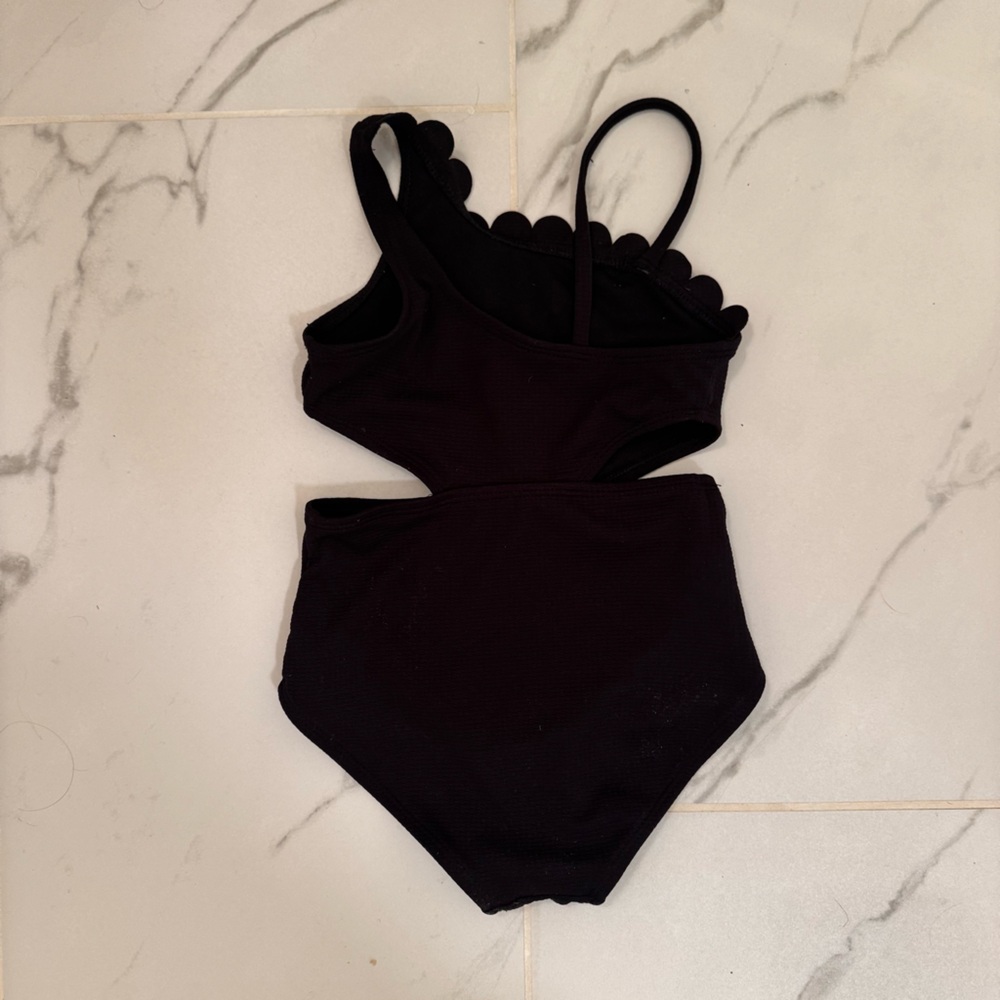 5/$25 art class Black Scalloped One Piece Swimsuit 4/5T